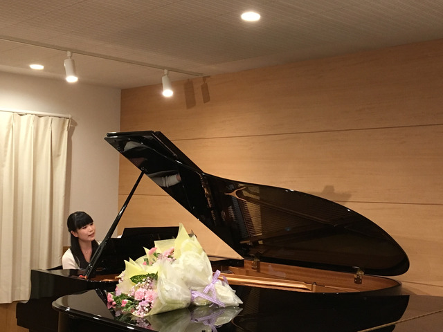 marie出張音楽教室(ピアノ、歌、リトミック)